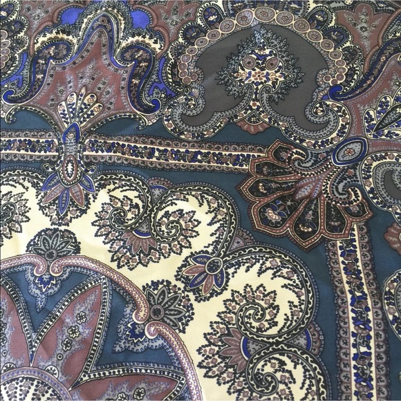 Liberty of London Twill Pure Silk Scarf - Picture 6 of 6